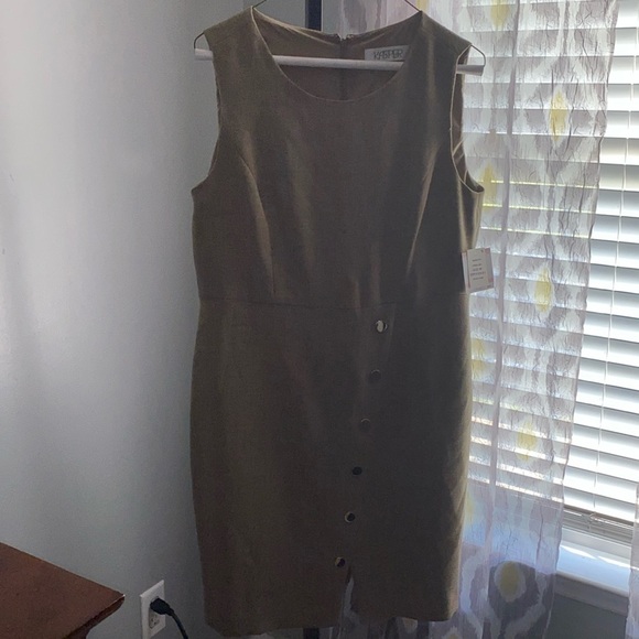 Dress - Picture 1 of 5